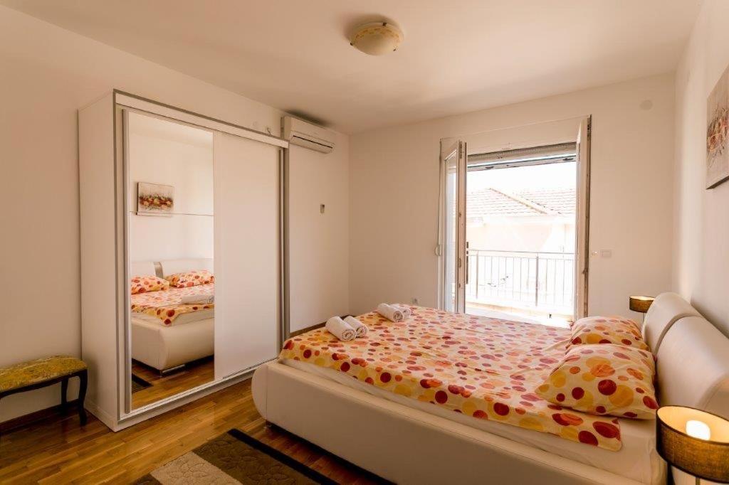 Apartments Lille Херцег-Новий Екстер'єр фото