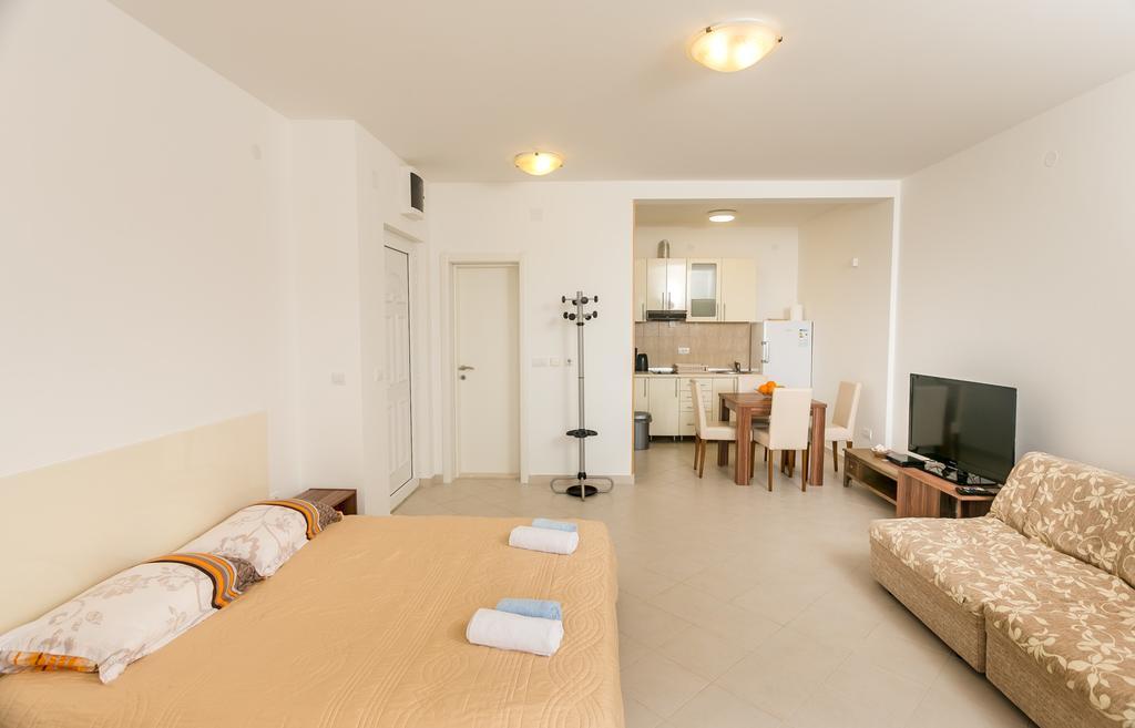 Apartments Lille Херцег-Новий Екстер'єр фото