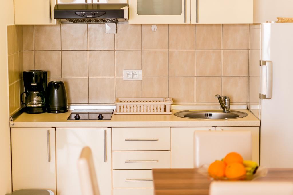 Apartments Lille Херцег-Новий Екстер'єр фото