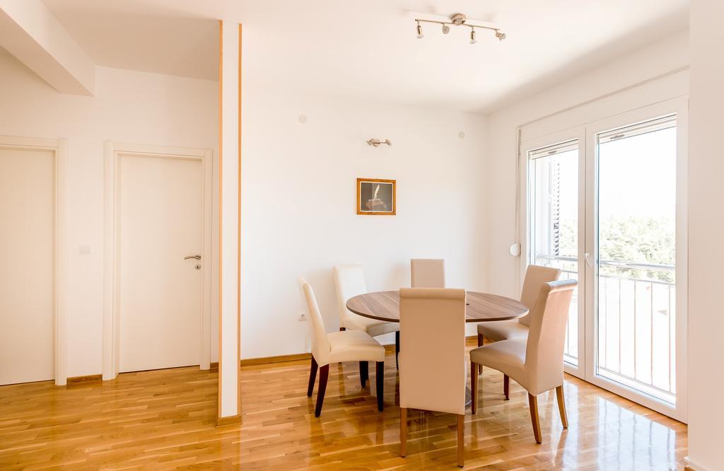 Apartments Lille Херцег-Новий Екстер'єр фото