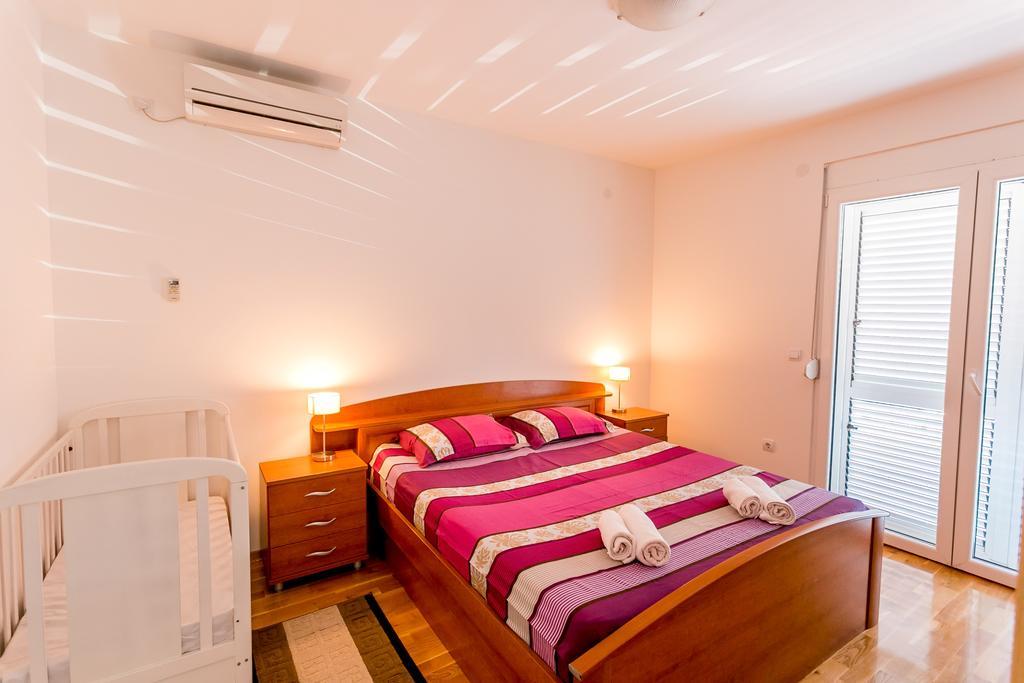 Apartments Lille Херцег-Новий Екстер'єр фото